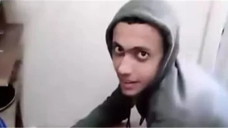 الأمن يفحص 