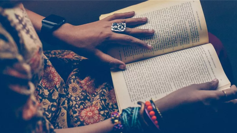وجبة رمضانية خفيفة.. 6 كتب يمكنك قراءتها بعد التراويح