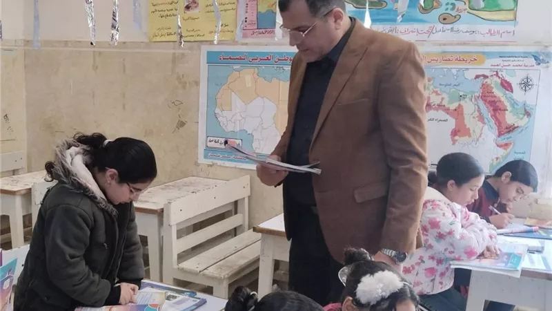 وكيل تعليم دمياط يُحفّز طلاب فارسكور ويشدد على الانضباط والتقييمات