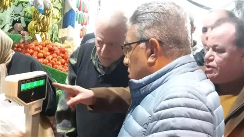 محافظ الدقهلية يتابع انتظام العمل بالمعرض الدائم للسلع الغذائية بالمنصورة