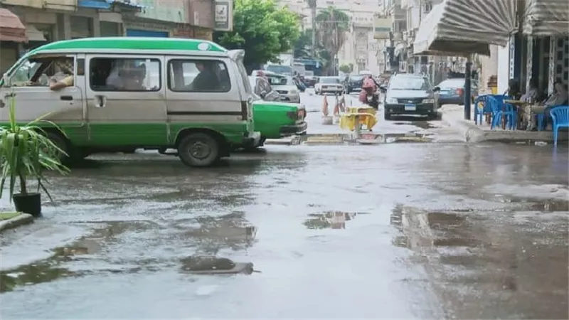 سقوط أمطار خفيفة على القرى والمدن الساحلية بالبحيرة
