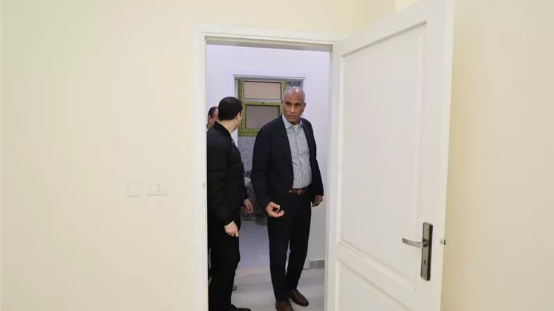 محافظ كفر الشيخ يتفقد مشروع 9 عمارات بالجزيرة الخضراء بمطوبس