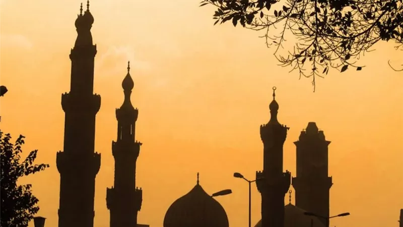 «فطارك الساعة كام».. موعد أذان المغرب خامس يوم رمضان 2026