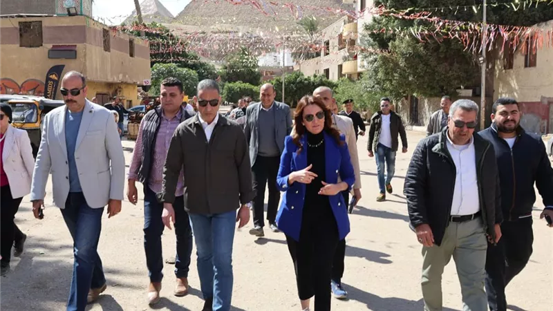 محافظ الجيزة يتابع تطوير نزلة السمان ومحيط الأهرامات