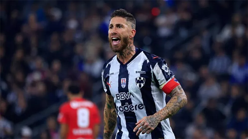 راموس يرفض الاعتزال ويتمسك بحلم العودة للملاعب