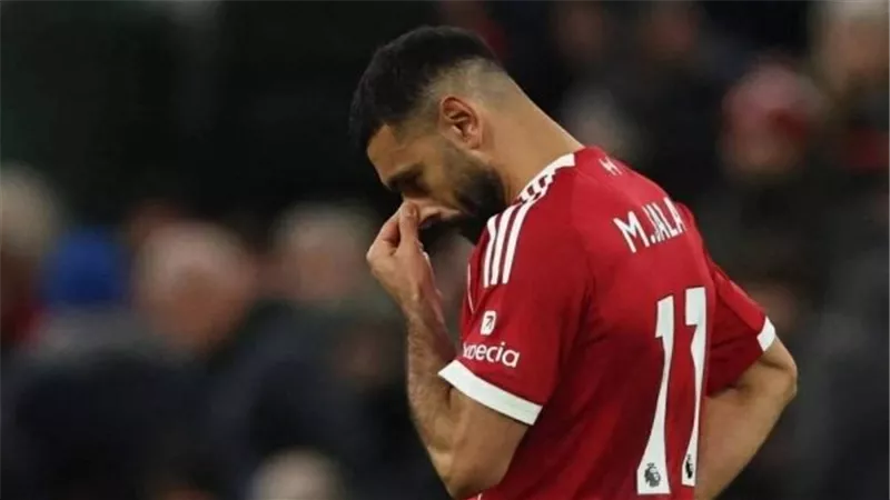 تقارير: محمد صلاح مهدد بالغياب لنهاية الموسم عن ليفربول 
