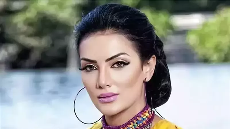 «أبويا وأمي اتطلقوا بعد ولادتي».. تفاصيل صادمة عن طفولة حورية فرغلي