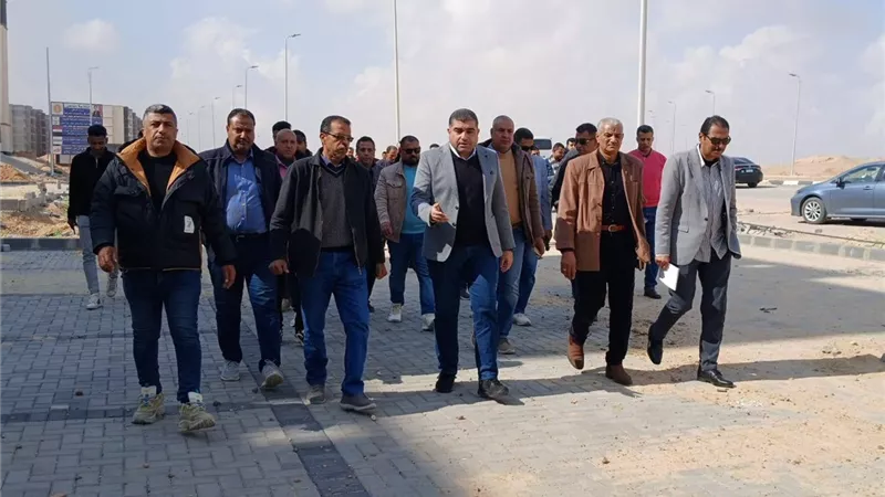 رئيس جهاز حدائق العاشر يتفقد مشروعات المدينة ويشدد على تسريع وتيرة التنفيذ