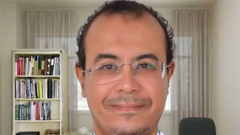 طبيب نفسي يؤكد أهمية تعزيز التفاعل المؤسسي وبناء الثقة والانتماء الطلابي