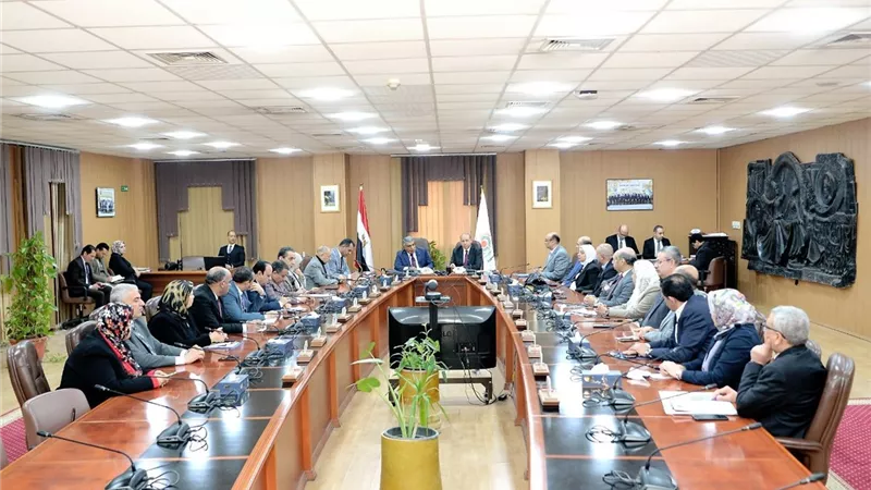 مجلس جامعة المنصورة يعقد اجتماعه الدوري بحضور محافظ الدقهلية