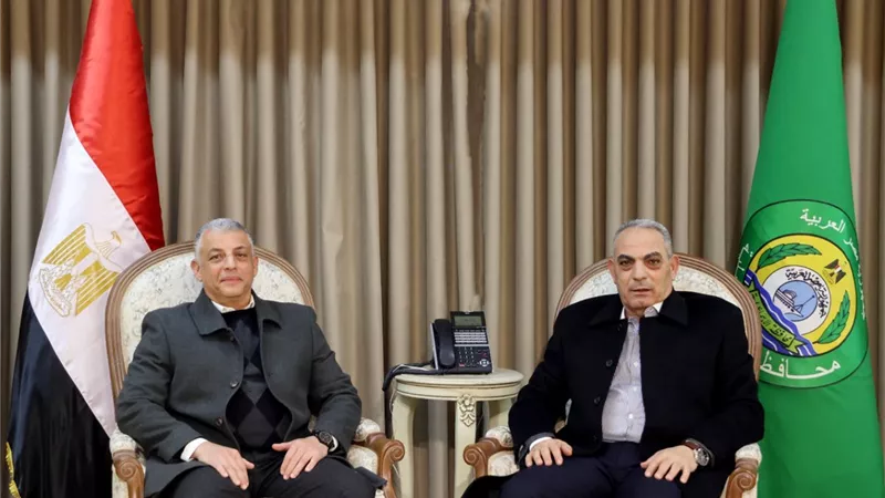 محافظ الإسماعيلية يستقبل المحافظ السابق ويؤكد استكمال مسيرة العمل