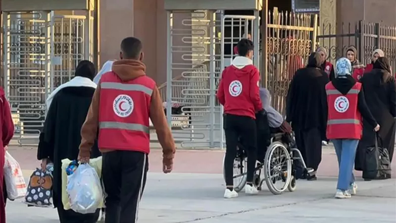 معبر رفح.. استقبال دفعة جديدة من العائدين الفلسطينيين إلى قطاع غزة| فيديو