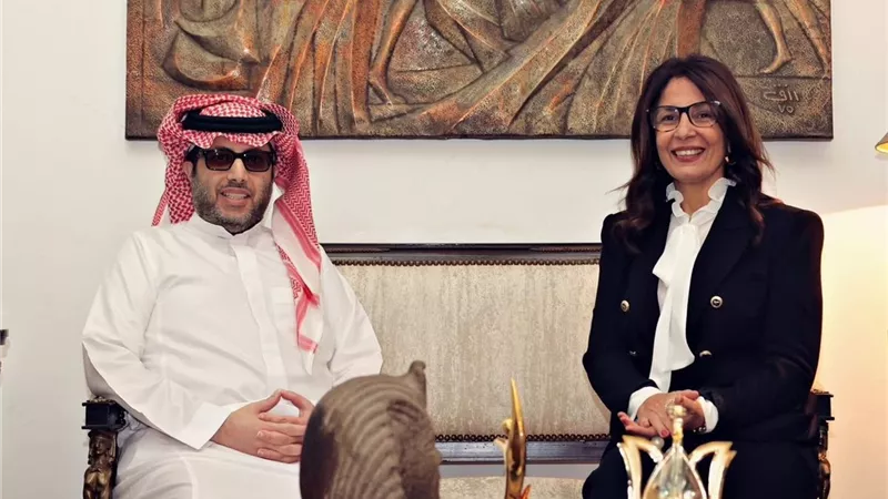 «الثقافة» تعلن بدء مشروع ثقافي كبير بالساحل الشمالي بين مصر والسعودية