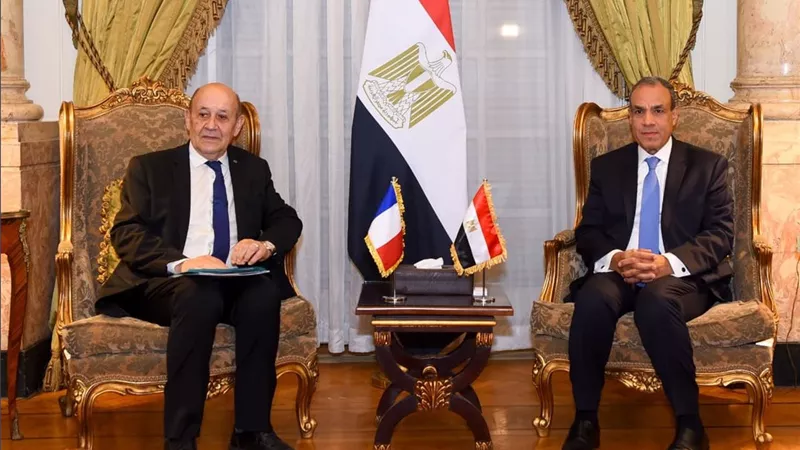 وزير الخارجية يؤكد موقف مصر الراسخ والداعم لسيادة لبنان ووحدة أراضيه