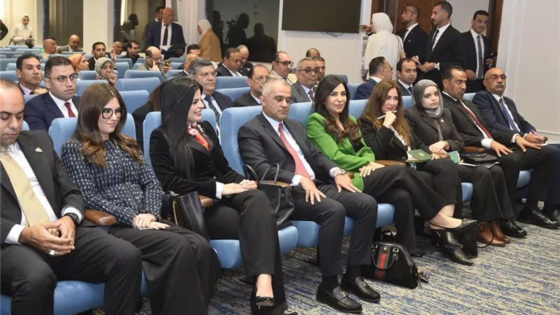 إنجي أنور تطالب بتعريف 