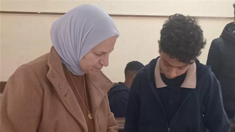 مدير تعليم القاهرة تتابع انتظام العملية التعليمية بمدارس مصر الجديدة