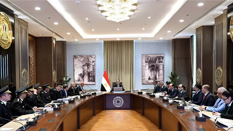 رئيس الوزراء يتابع مستجدات موقف تطوير وتوسعة ورفع كفاءة الطريق الدائري