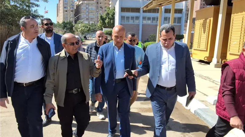 نائب وزيرة الإسكان يتابع مشروعات مياه الفيوم ويدفع بمعدلات التنفيذ