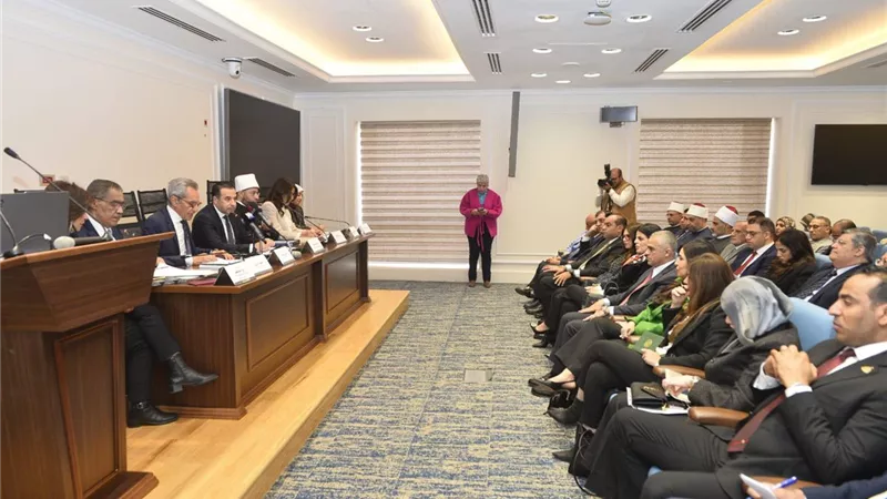 ضوابط جديدة للأطفال على الإنترنت.. البرلمان يستعد لإعداد قانون شامل