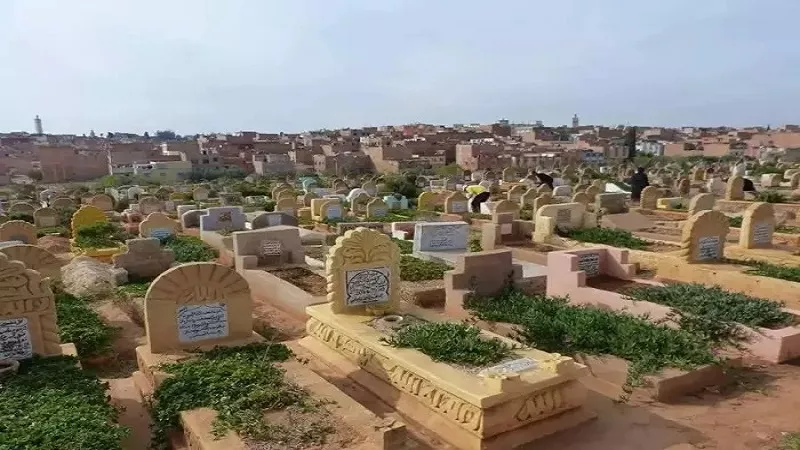 هل يجوز زيارة المقابر في أول أيام العيد؟ دار الإفتاء تجيب