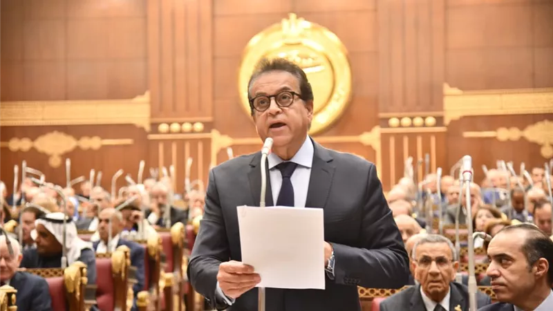 «الصحة» تدافع عن «التكليف وفق الاحتياج» في مواجهة اعتراضات «المهن الطبية»