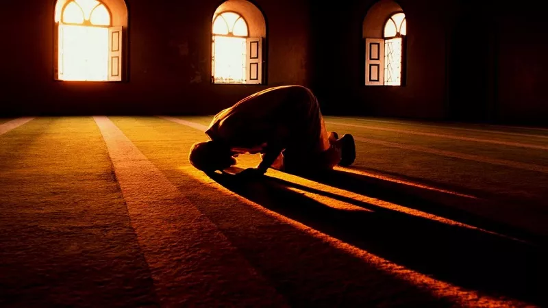 دار الإفتاء توضح حكم قضاء سنة الفجر بعد طلوع الشمس