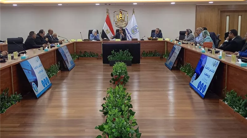 مجلس جامعة بورسعيد يهنئ وزير التعليم العالي والمحافظ الجديد