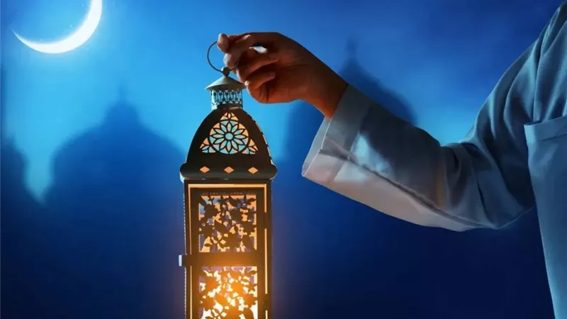 هل تؤثر السوشيال ميديا على روح رمضان؟|خاص