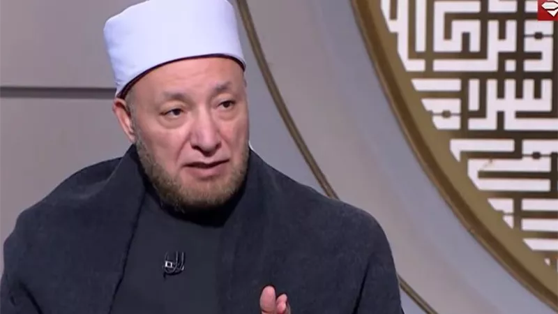 أمين الفتوى: الصدقة صمام أمان للمسلم وشق تمرة يحجب العبد عن النار|فيديو 
