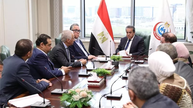 وزير الصحة يعقد اجتماعا مع شركتي تكنويڤ وميدبوت لبحث تفعيل تقنية الروبوت
