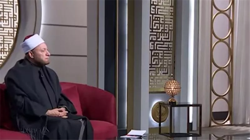 أمين الفتوى: إتقان العمل أوجب من ختمة القرآن وسداد الديون أولى من الصدقة