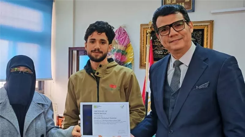 ابتكار دوائي صديق للبيئة يمنح طلاب قناة السويس درع التميز بمؤتمر الجلالة 