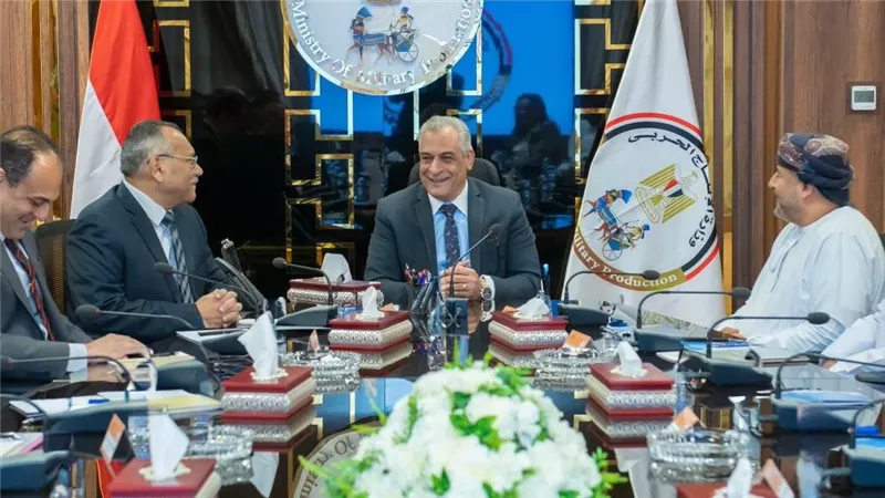 «جمبلاط» يبحث مع وفد عماني وممثلي 