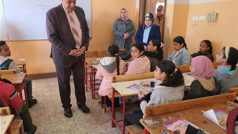 مدير تعليم المنوفية يتابع انتظام الدراسة بإدارة شبين الكوم التعليمية