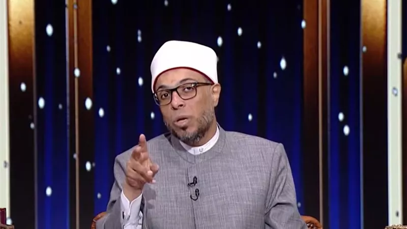 الشيخ محمد أبو بكر: أداء الصلاة في وقتها أوجب من أي عمل آخر|فيديو