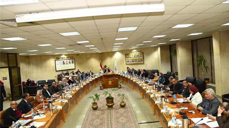 مجلس جامعة أسيوط يعقد اجتماعه الدوري لمناقشة خطط العملية التعليمية
