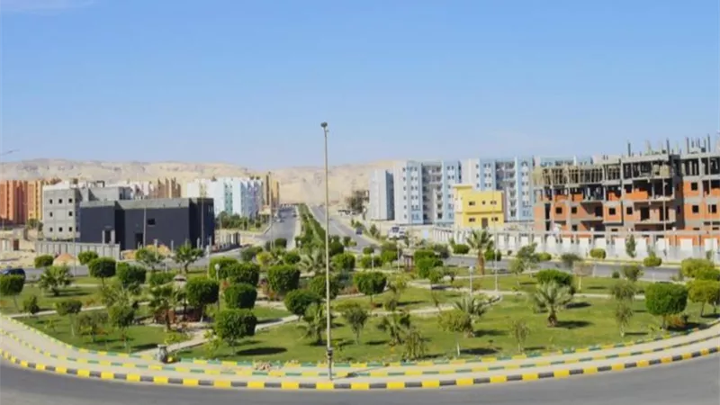 طرح وحدات تجارية وخدمية بمزاد علني في مدينة السويس الجديدة