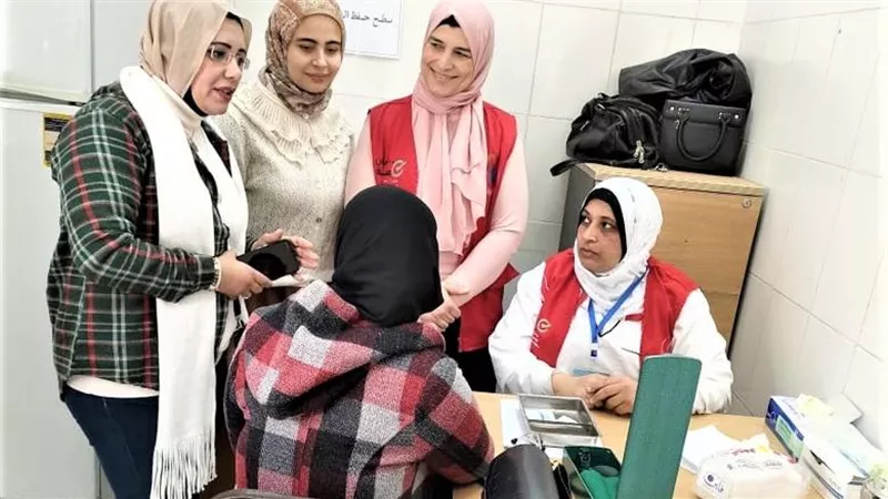 فحص المقبلين على الزواج.. الصحة: حزمة متميزة من الفحوصات الوراثية|فيديو
