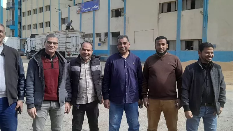 جرد صومعة مطاحن مصر الوسطى يكشف زيادة 16 طن قمح بالفيوم