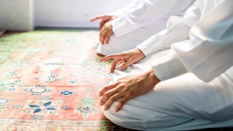 دار الإفتاء تبين مدى مسؤولية الوالدين عن تقصير الأبناء في الصلاة