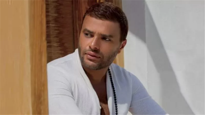 «يجعل مثواه الجنة».. رامي صبري يواسي مي عمر في رحيل والدها