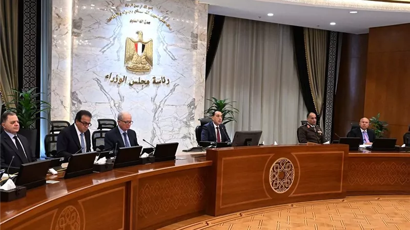 مجلس الوزراء يعتمد تعاقدات جديدة لمشروعات رياضية وتعليمية وسياحية