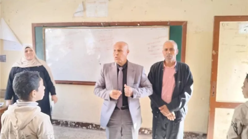 مدير تعليم دسوق يتابع مدرسة أبو زيادة الابتدائية ومدرسة أحمد زويل الثانوية
