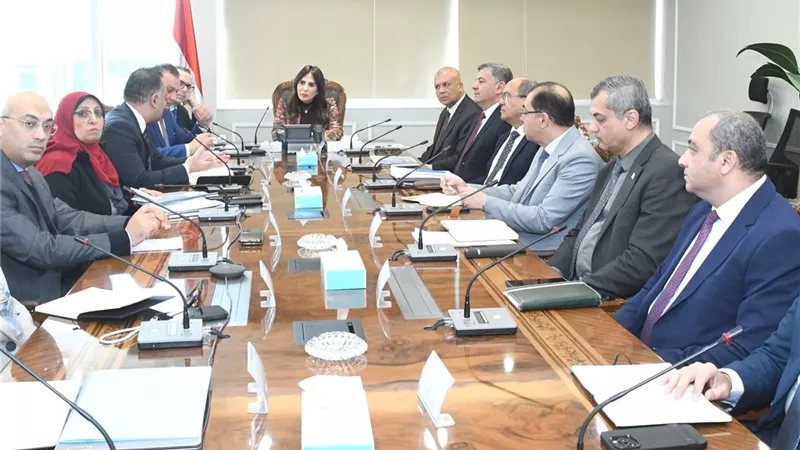 وزيرة الإسكان تبحث تشغيل 