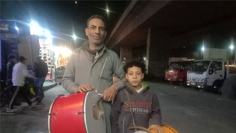 المسحراتي مصطفى حسين: ليست حرفة بل حب وثواب في شهر رمضان|خاص