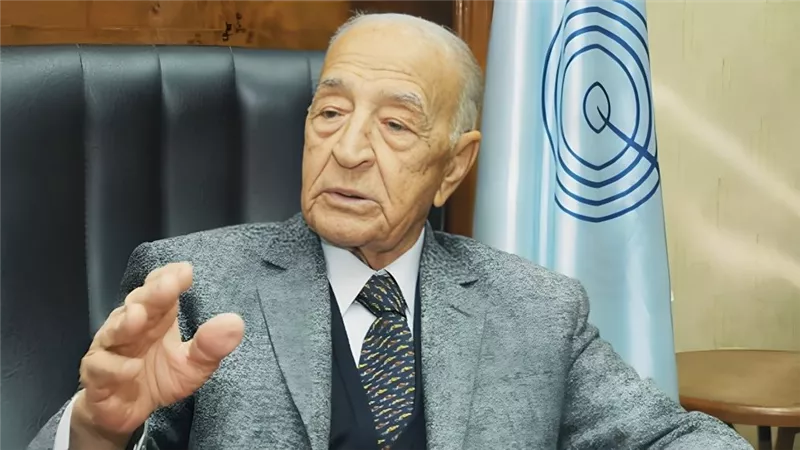 رحيل «شيخ الإذاعيين»: فهمي عمر صوتُ عبر نصف قرن من ذاكرة الوطن