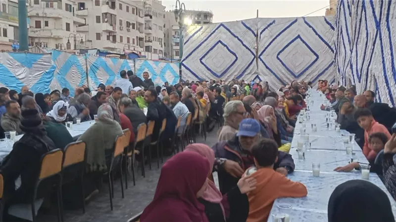 ما أصل موائد الرحمن في مصر؟ اعرف قصتها