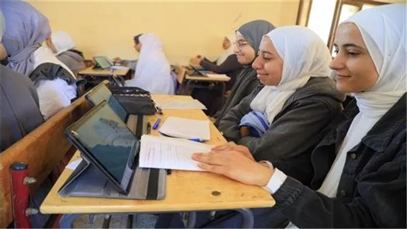 التقييم الأسبوعي الثالث في مادة اللغة الإنجليزية للصف الأول الثانوي