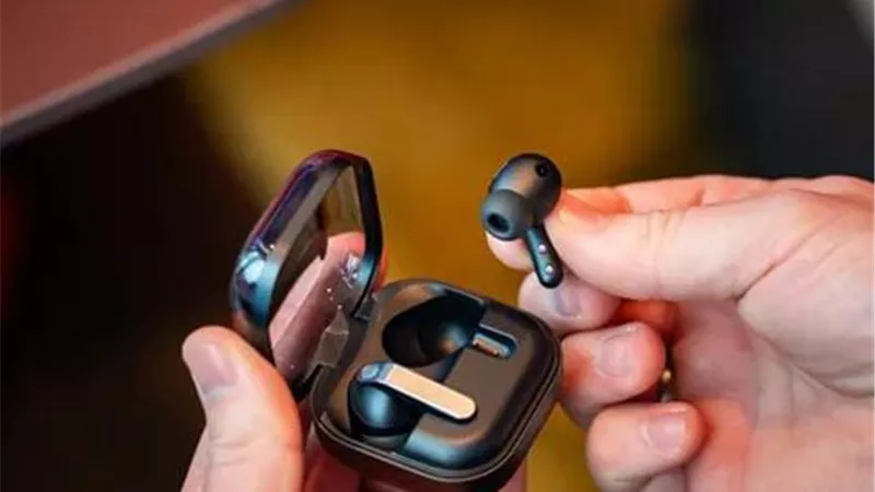 إطلاق سماعات Galaxy Buds 4 Pro رسميا بميزات صوتية محسنة وتصميم أكثر راحة