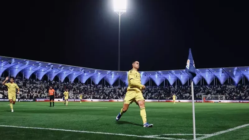 النصر يحسم الشوط الأول أمام النجمة بثلاثية في الدوري السعودي